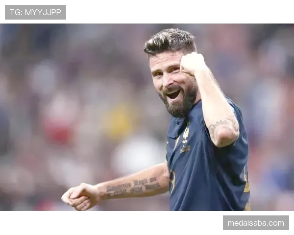 吉鲁与本泽马：终结风格分化背后的体系依赖差异