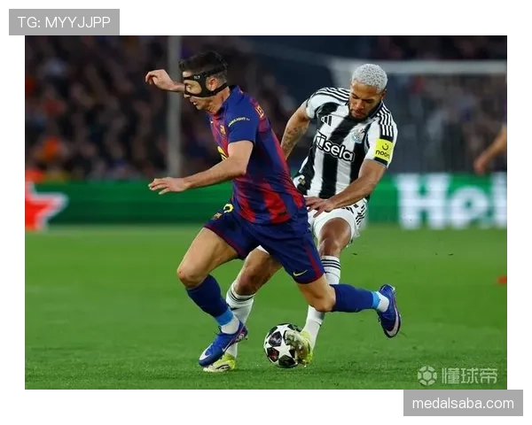 本泽马对比莱万 生涯荣誉与进攻效率是否已实现超越