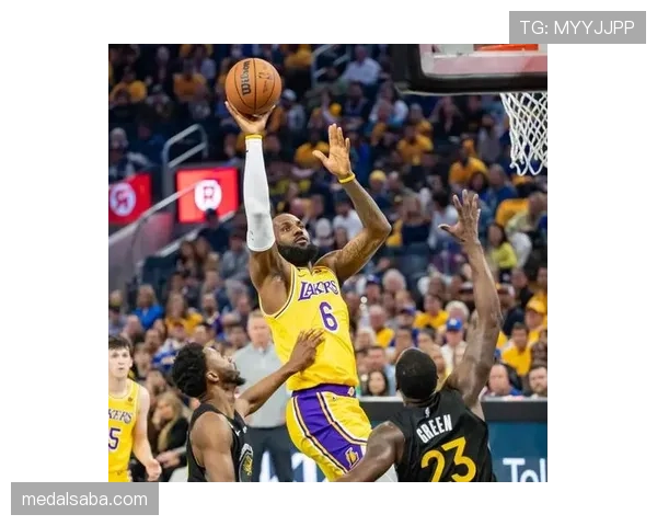 格纳布里本赛季加强边路突破压制对手防线显著提升进攻威胁